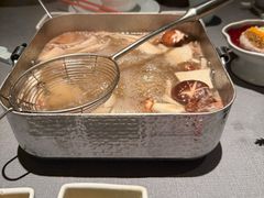 -左庭右院鲜牛肉火锅黑金店(陆家嘴中心店)
