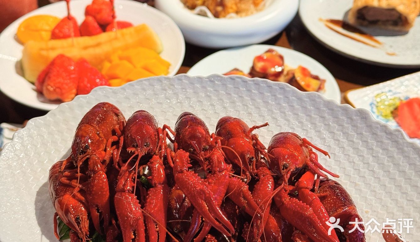 扬州的！这家自助餐是来报恩的吧……