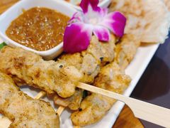 -Chom Cafe and Restaurant