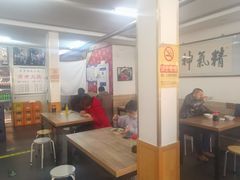 大堂-陈记卤煮小肠