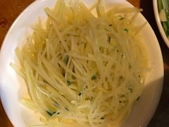 -临江餐馆二楼美食部落