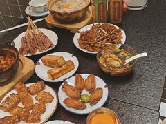 -何妹湿辣牛肉·粤式烧烤砂煲(桂雅路店)