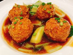 鸭蛋黄狮子头-闫府私房菜·老字号(恒隆店)