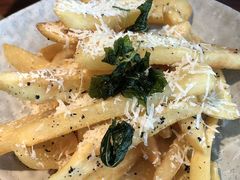 -MONICH牛排融合餐厅(和义大道购物中心店)