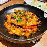 非常好找的一家店铺。环境：半开放式
