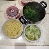 都不要拦我，我还要去添碗饭