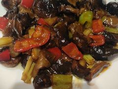 -东口码头·烧鸽子·鱼头泡饼·地方菜(金鹰悦城店)