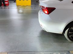 -虹桥火车站-停车场