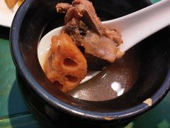 湖莲藕龙骨汤-费大厨辣椒炒肉(太平老街店)