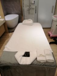 -香港倾城国际·美容美体中心