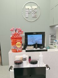 -PE SALON