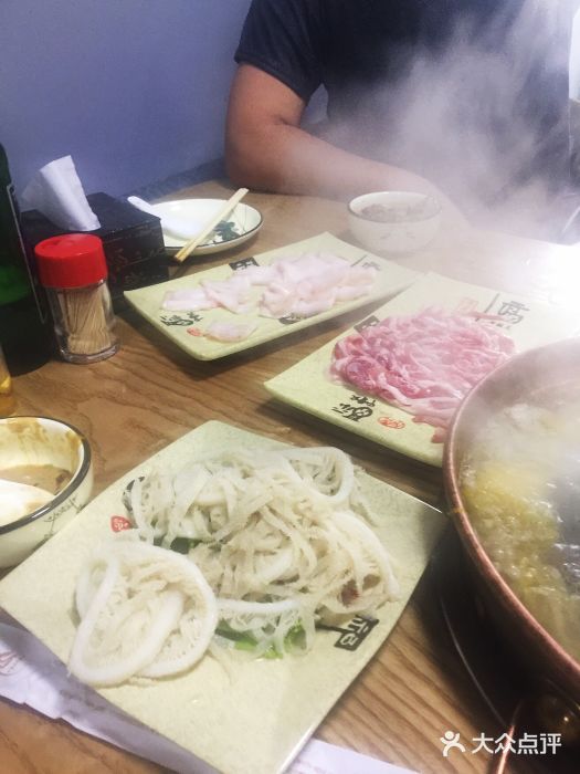 牛九铜火锅图片