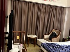 -金皇国际大酒店(桂林两江四湖火车站店)