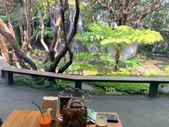 -Chom Cafe and Restaurant