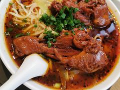 鸡腿面红汤-聚园面庄(新光天地店)