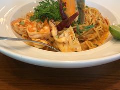 -Chom Cafe and Restaurant
