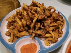 干炸小蘑菇-金手勺东北菜馆(大屯北路店)