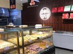 面包甜点陈列柜-申氏糕点(三好街店)