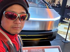 -TESLA 特斯拉(上海太古汇体验店)
