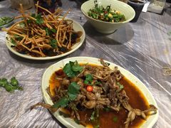 -巴厘龙虾·榜首油焖大虾(音乐学院·沿江酒馆店)