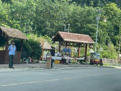 -高荡千年布依古寨旅游景区