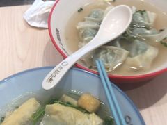 -小杨生煎(金山百联购物中心3楼店)