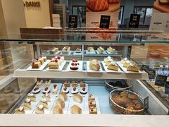 面包甜点陈列柜-分子跳动鲜活面包(五一大道店)