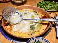 -洱火云南酸菜牛肉火锅(石景山当代商城店)