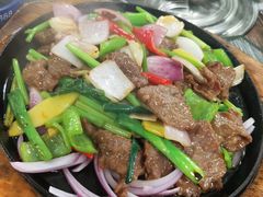 铁板牛肉-食的禄山庄