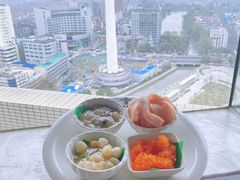 -云顶旋转自助景观餐厅