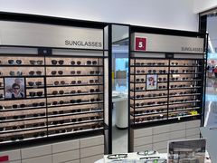 -博士眼镜集团石人工眼镜(虹口万泰店)