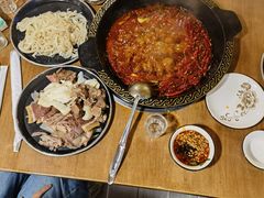 -小志家.野生菌鲜切牦牛肉牛杂火锅