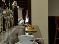 -Café Monson