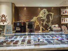面包甜点陈列柜-GODIVA(王府井apm店)