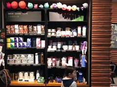 零售区-星巴克(上海虹桥新天地二店)