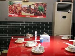 大堂-旺川园·毛血旺·辣子鸡(解放碑店)
