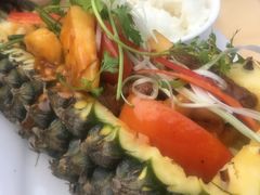 菠萝牛肉菜-Lanterns Vietnamese Restaurant