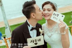 -现代经典婚纱摄影