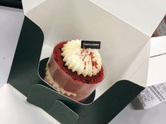 红丝绒芝士小蛋糕-多乐之日(和平伊势丹店)