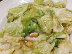 -阿瓦山寨·湘菜现炒·剁椒鱼头王(咸阳总店)