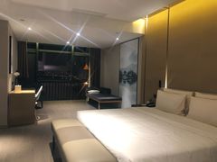 -苏州工业园区奥特莱斯亚朵酒店