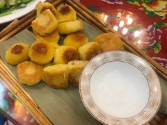 煎粘豆包-闯关东东北农家菜(崂山石老人店)