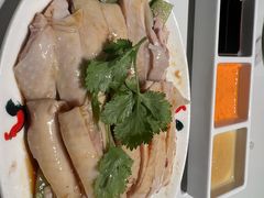 招牌海南鸡四分之一-芽笼芽笼新加坡餐厅(环球港店)