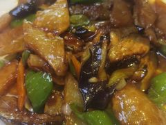 地三鲜-东北哈尔滨酱骨头馆房掌柜铁锅炖