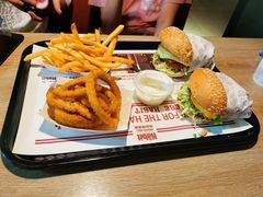 -The Habit Burger Grill 哈比特汉堡(复兴soho店)