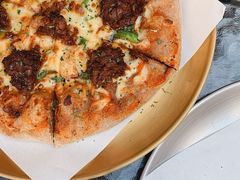 牛肉芝士双拼披萨-宅恩特披萨(百汇城店)