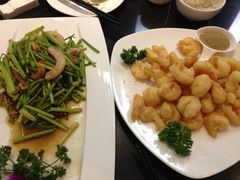 软炸虾仁-闫府私房菜·百年鲁菜(恒隆店)