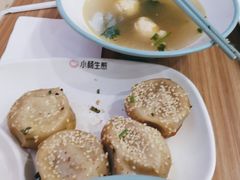 -小杨生煎(金山百联购物中心3楼店)