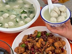 -丹水桥地锅鱼·翘嘴鲌·地方特色全鱼宴(丹江口大坝店)