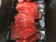 牛肉-果松木炭酸菜铜火锅·外婆参鸡汤